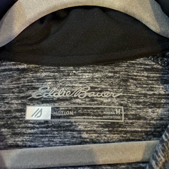 Eddie Bauer Ladies Black and Grey Heather light weight hoodie size medium - Picture 3 of 3